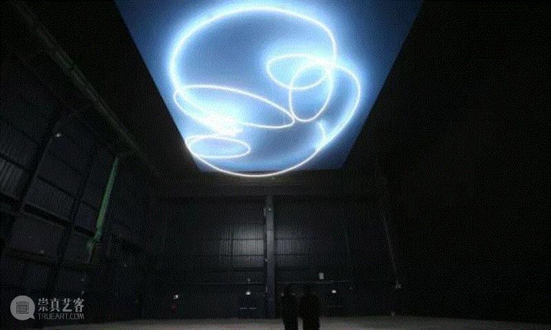 非影亦非像,非影,装置,霓虹灯,绿色,乌托邦,Fontana,曲线,屋子,地毯,新媒体