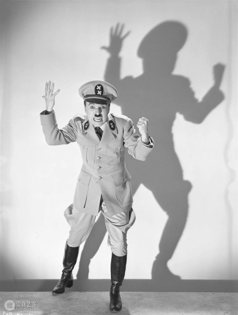 查理·卓别林扮演阿德诺伊·希格尔，《大独裁者》（联美公司），1939－1940年,yuztalk | 『喜剧之外：卓别林的多面人生』之讨论环节,卓别林,yuztalk,喜剧,之外,多面人生,电影,尤金,爱丽舍博物馆,曾焱,摄影师