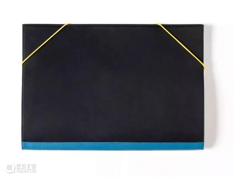Prada的默瑟主义,Prada,默瑟,尼龙,Miuccia,品牌,建筑,设计师,背包,材质,黑色