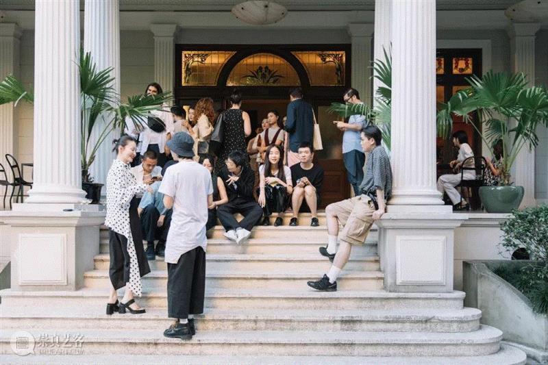 Prada的默瑟主义,Prada,默瑟,尼龙,Miuccia,品牌,建筑,设计师,背包,材质,黑色