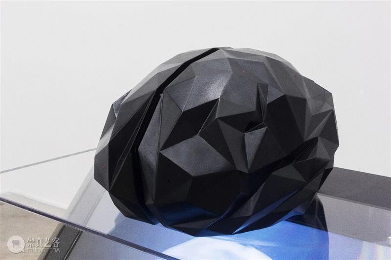 看见思考的光 局部-1 ,邹 操 | “无不碍有” 展览现场,ThinkPad,宣纸,装置,邹操,禅宗,水槽,云山戏墨,tank,冰墨,科技