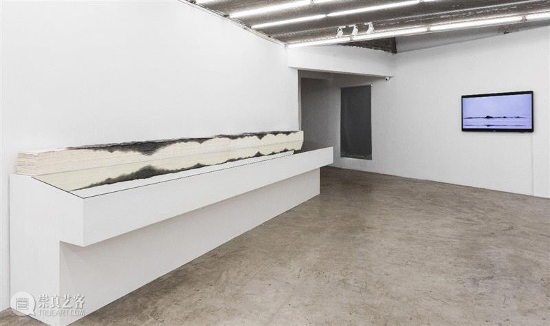 山水自去来 展览现场,邹 操 | “无不碍有” 展览现场,ThinkPad,宣纸,装置,邹操,禅宗,水槽,云山戏墨,tank,冰墨,科技