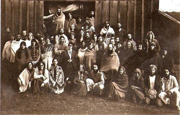 All One Farm的生活中，充斥着类群居生活、东方精神与实验主义混合的味道。图源：All On