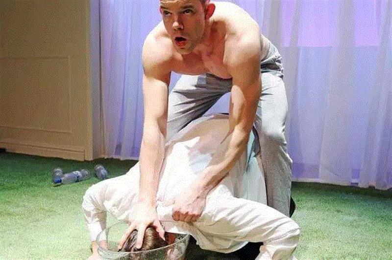 「 福利 」NEXT STAGE | 听说答对这些题，你就是横跨戏剧和足球的十级大神,足球,戏剧,福利,STAGE,大神,下方,音乐剧,俱乐部,话剧,英国