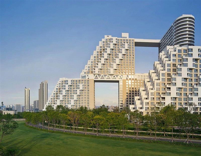 图片来自 Kerry Properties and Safdie Architects,秦皇岛金梦湾一期 / 萨夫迪建筑事务所,建筑,秦皇岛,金梦湾一期,萨夫迪,金梦湾,滨海,楼体,高密度,模块,多孔楼体