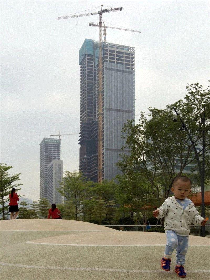 图片来自 WOHA,深圳万科云城办公楼封顶！WOHA设计‘微型垂直城市’回应亚热带气候,深圳,WOHA,办公楼,万科云城,垂直城市,亚热带,气候,景观,建筑,塔楼