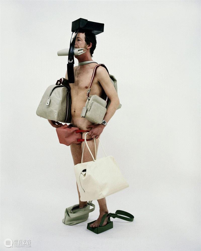 Erwin Wurm，一分钟雕塑,Why so serious? 吞下世界的艺术家——欧文·沃姆,欧文·沃姆,公共艺术,雕塑