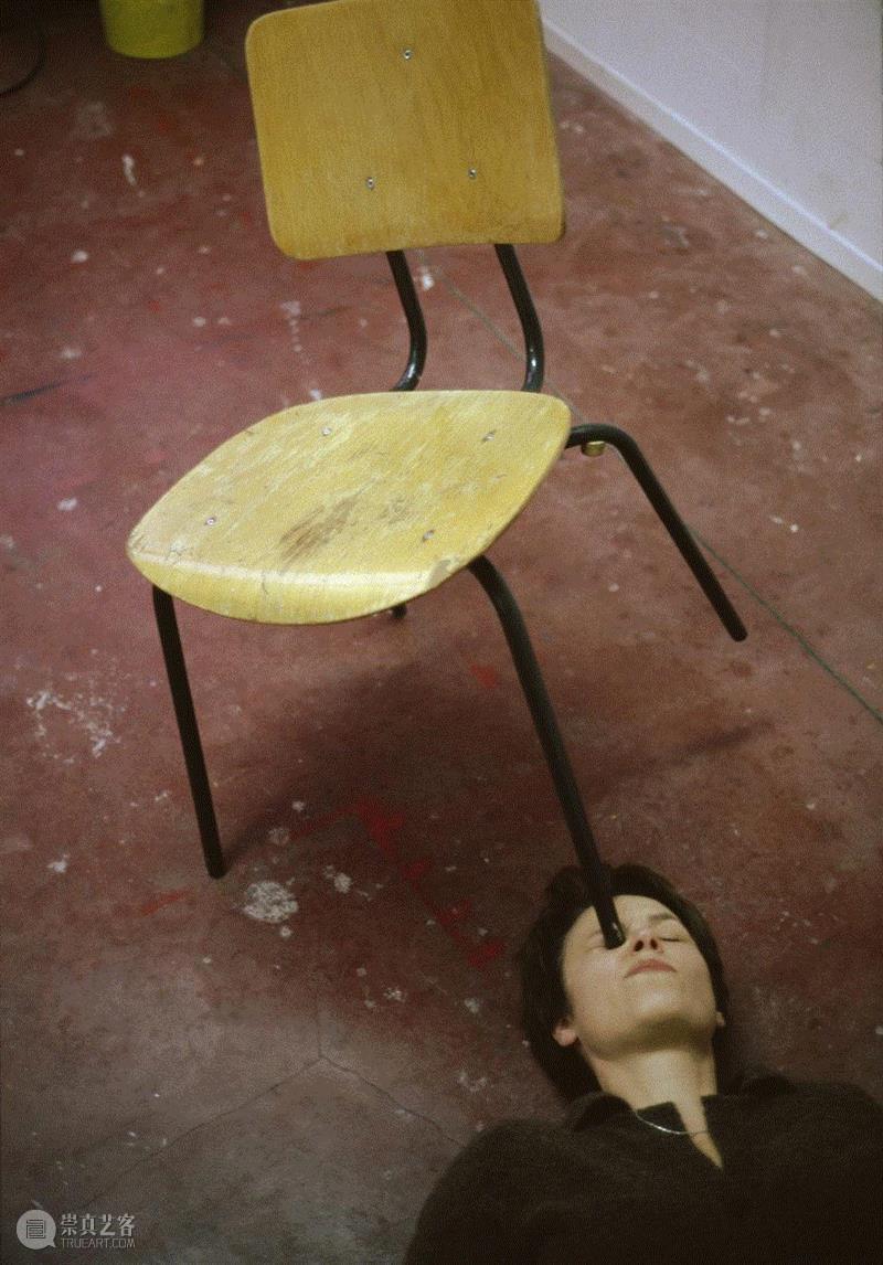 Erwin Wurm，一分钟雕塑,Why so serious? 吞下世界的艺术家——欧文·沃姆,欧文·沃姆,公共艺术,雕塑