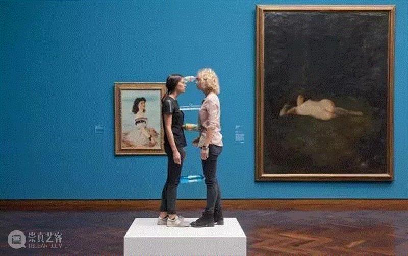 Erwin Wurm，一分钟雕塑,Why so serious? 吞下世界的艺术家——欧文·沃姆,欧文·沃姆,公共艺术,雕塑