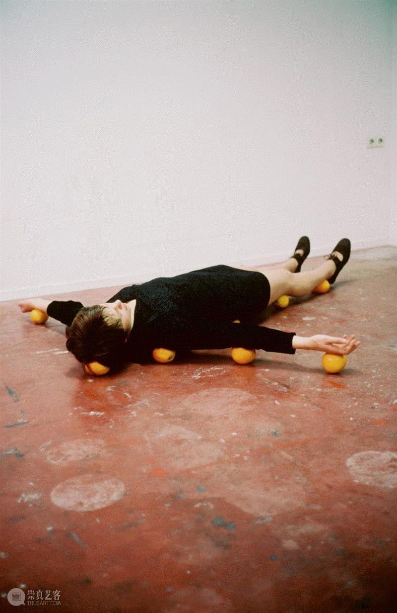 Erwin Wurm，一分钟雕塑,Why so serious? 吞下世界的艺术家——欧文·沃姆,欧文·沃姆,公共艺术,雕塑