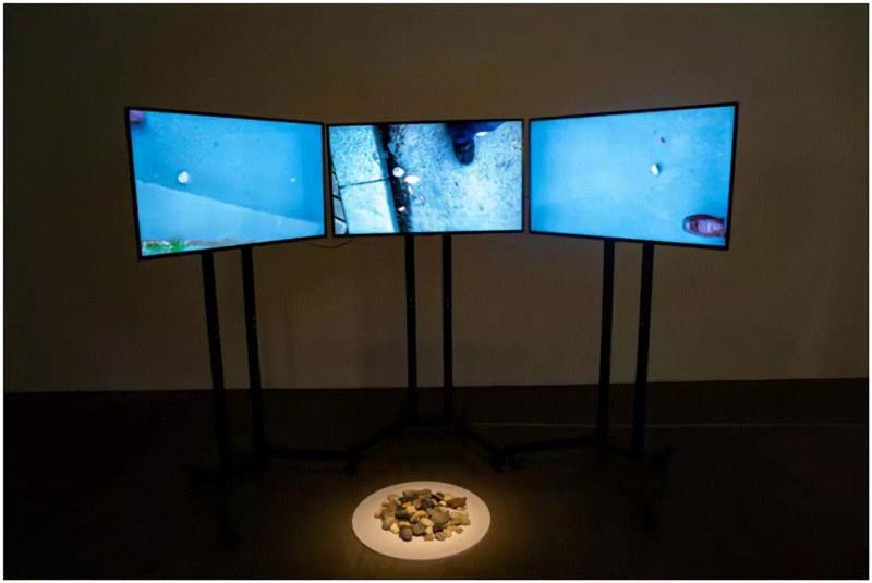 《行跡可疑》:以无聊对抗无聊丨AMNUA展评,行跡可疑,丨AMNUA,南京,华茂,装置,公车,南京艺术学院美术馆,视频,盛剑峰,目的地