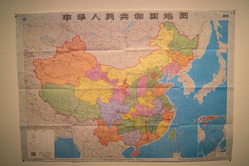 《行跡可疑》:以无聊对抗无聊丨AMNUA展评,行跡可疑,丨AMNUA,南京,华茂,装置,公车,南京艺术学院美术馆,视频,盛剑峰,目的地