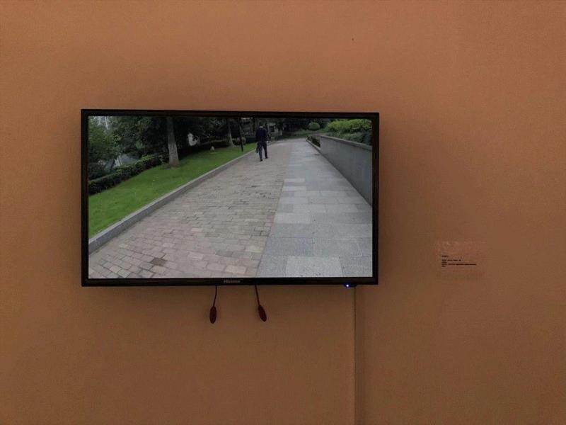 你去哪儿?,《行跡可疑》:以无聊对抗无聊丨AMNUA展评,行跡可疑,丨AMNUA,南京,华茂,装置,公车,南京艺术学院美术馆,视频,盛剑峰,目的地