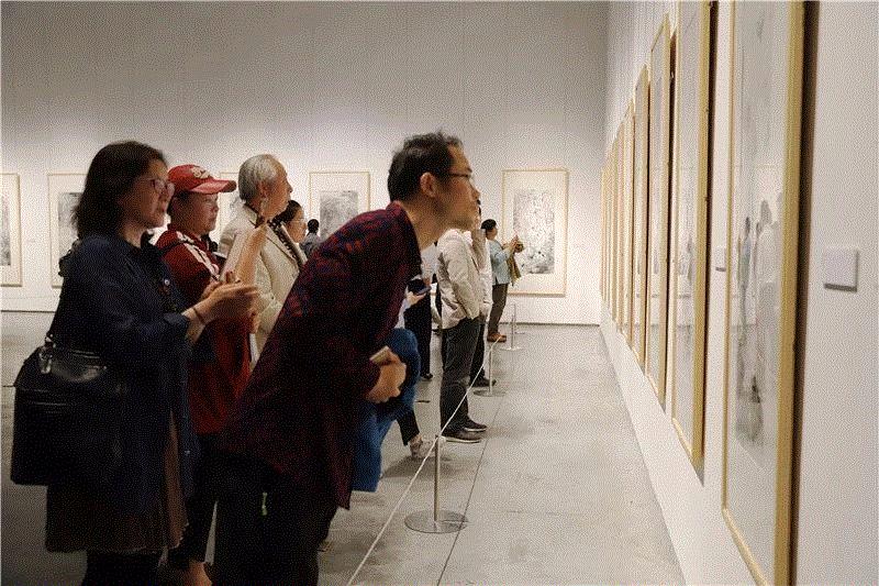 展览现场,宁波籍艺术家吴洪晖在甬首展开幕 | 附开幕式现场视频,吴洪晖,宁波,甬首展,开幕式,视频,副主席,宁波美术馆,杭州画院,吴永良,浙江省