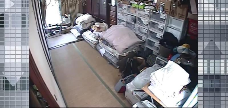 视野 ▎6人蜗居20平米，花1400万找的设计师把2层楼变5层，高度不变！,设计师,房间,楼梯,石井,吉村家,孩子们,老人,房子,厨房,洗衣机