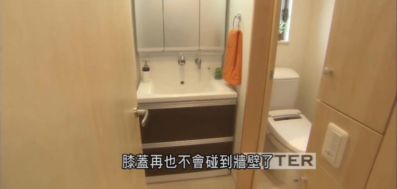 视野 ▎6人蜗居20平米，花1400万找的设计师把2层楼变5层，高度不变！,设计师,房间,楼梯,石井,吉村家,孩子们,老人,房子,厨房,洗衣机