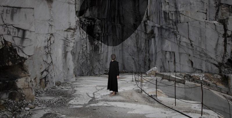 听马特奥·巴西雷的作品中，来自彼岸的低语,马特奥,巴西,彼岸,低语,耳边,白天,黑夜,光线,黑色,小合