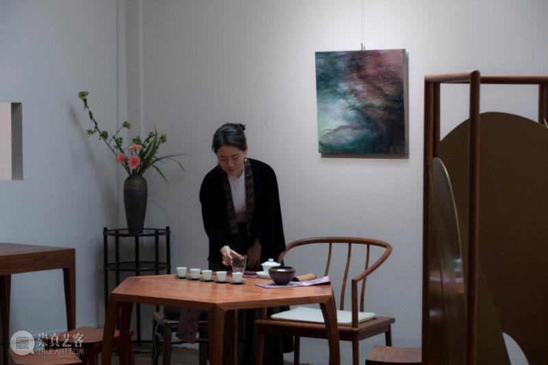 谁能不眷恋，与你同坐时的温柔,茶桌,家里,形制,人与人,温情,从业者,旁边,气质,家具,璞素