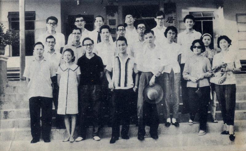 1960年，陈福善与华人现代艺研会会员到青衣写生。,PSA讲座 | 沈揆一：香港的陈福善，陈福善的香港  4/20（周六）,陈福善,香港,沈揆一,PSA,上海当代艺术博物馆,地点,艺术史,油画,水彩,彩墨