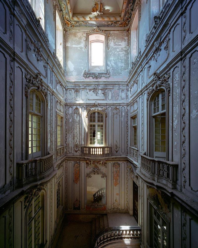 摄影丨他一生只拍废墟，作品惊艳世人,废墟,建筑,Thomas,相机,别墅,Jorion,意大利,城堡,摄影师,宫殿