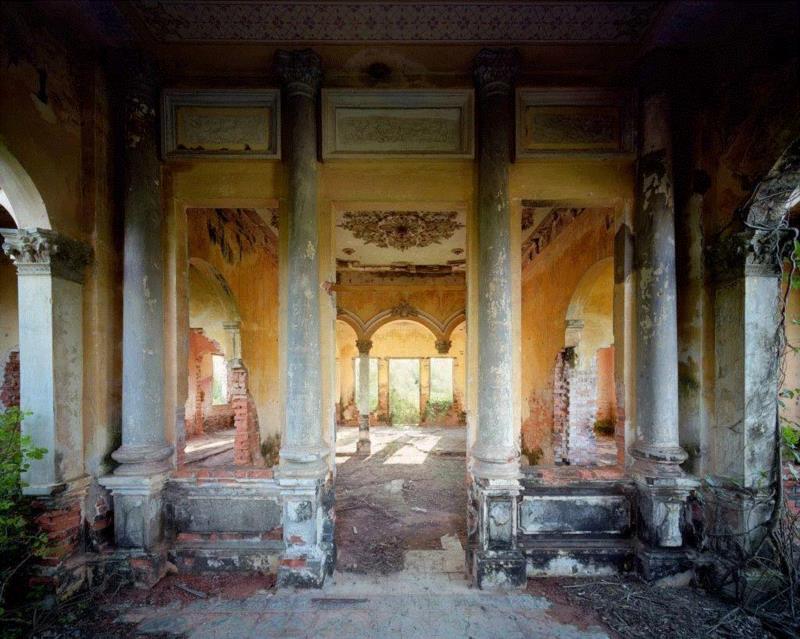 摄影丨他一生只拍废墟，作品惊艳世人,废墟,建筑,Thomas,相机,别墅,Jorion,意大利,城堡,摄影师,宫殿