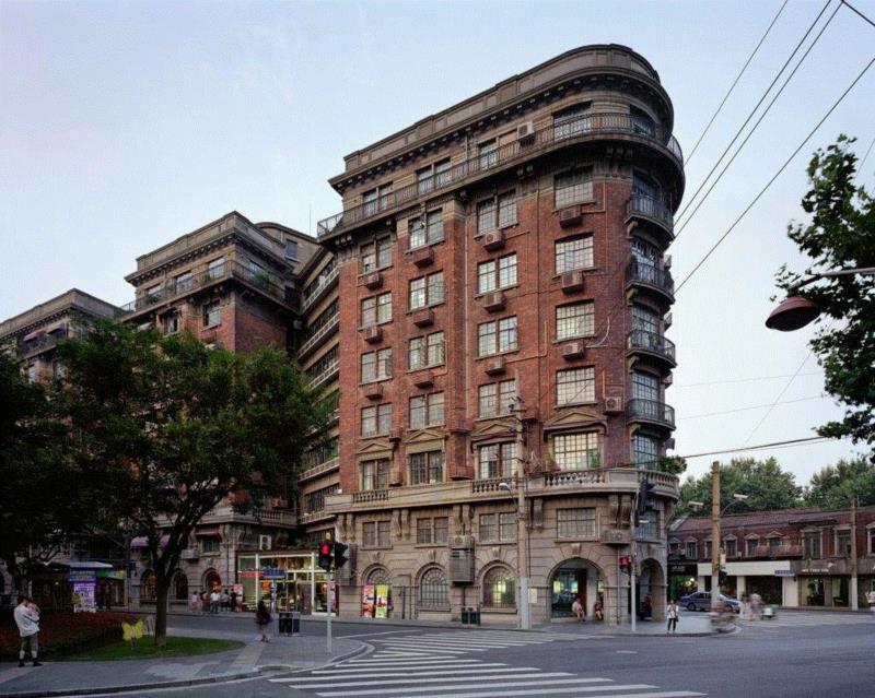 摄影丨他一生只拍废墟，作品惊艳世人,废墟,建筑,Thomas,相机,别墅,Jorion,意大利,城堡,摄影师,宫殿