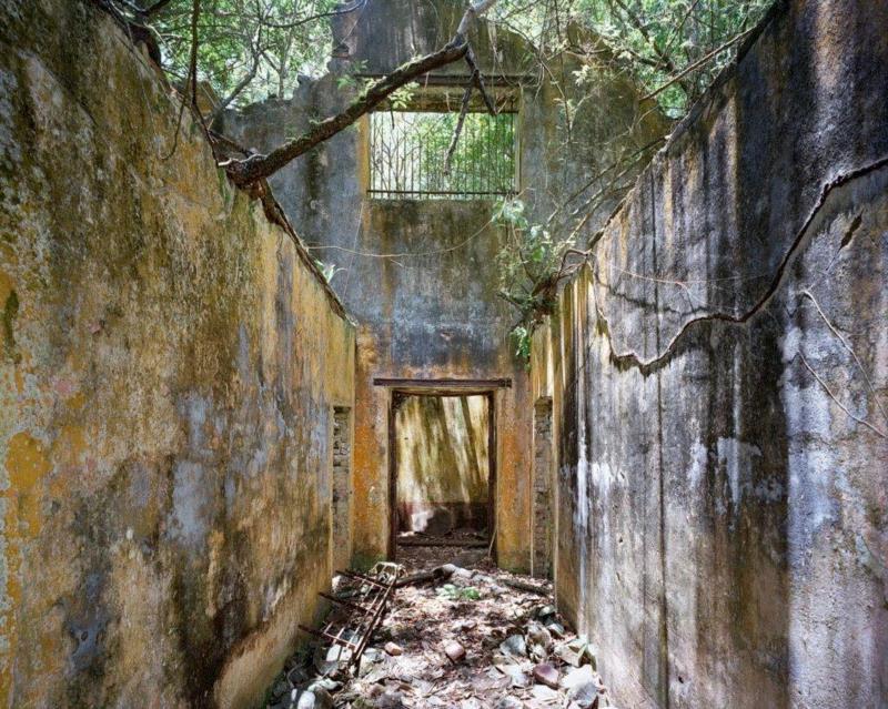 摄影丨他一生只拍废墟，作品惊艳世人,废墟,建筑,Thomas,相机,别墅,Jorion,意大利,城堡,摄影师,宫殿