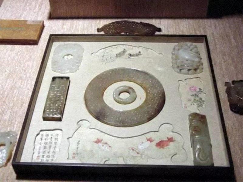器物丨古人的收纳智慧，怎一个“精”字了得,古人,器物,香盒,皮箱,衣箱,木雕,镜匣,黄花梨,镜台,古代