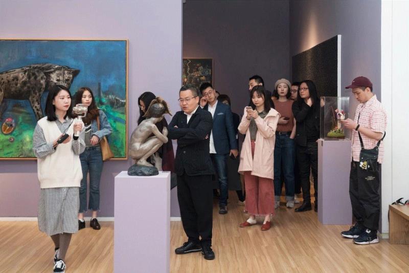 今夜突然下起小雪 | 开幕现场,今夜,小雪,案例,油画,负责人,玉兰堂,伍劲,总裁,董事,孙莹