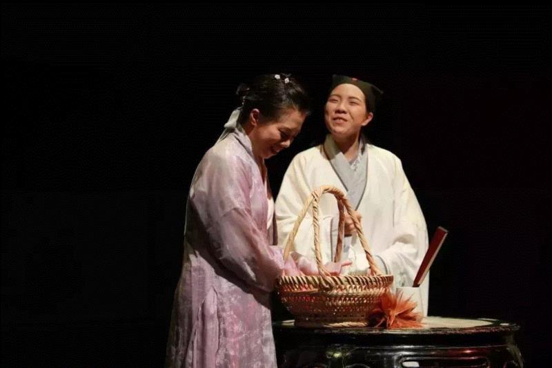 他们，想用粤语为音乐剧“加餐餸”,音乐剧,粤语,广州,音乐,本土,广府,烧鹅,餐餸,导演,过冬