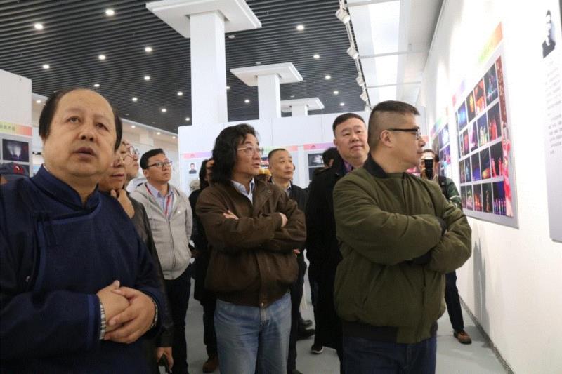 第一届内蒙古舞台美术展在青城开幕，全面展示内蒙舞美精品,舞台,内蒙古,舞美,内蒙,青城,学会,中国舞台美术学会,自治区,副主席,会长