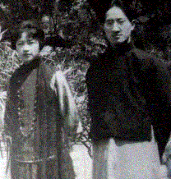 林徽因和徐志摩,文艺 ▎林徽因的字让你明白，书法是另一种颜值,林徽因,书法,颜值,梁思成,李成江,村秋晚,梁思懿,周念慈,才情,扇面