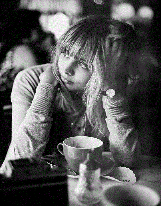 Photo by Martin Waldbauer,100幅经典的女性黑白照，每一幅都美得令人心醉,女性,黑白照,Ins,光影,眼神,黑色,Penn,摄影师,Oszvald,轮廓