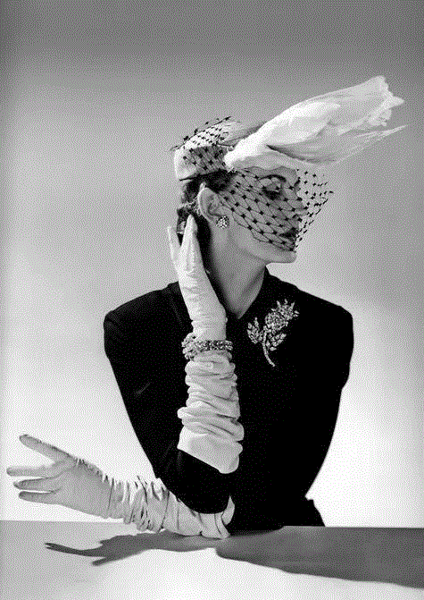 Photo by Willy Maywald,100幅经典的女性黑白照，每一幅都美得令人心醉,女性,黑白照,Ins,光影,眼神,黑色,Penn,摄影师,Oszvald,轮廓