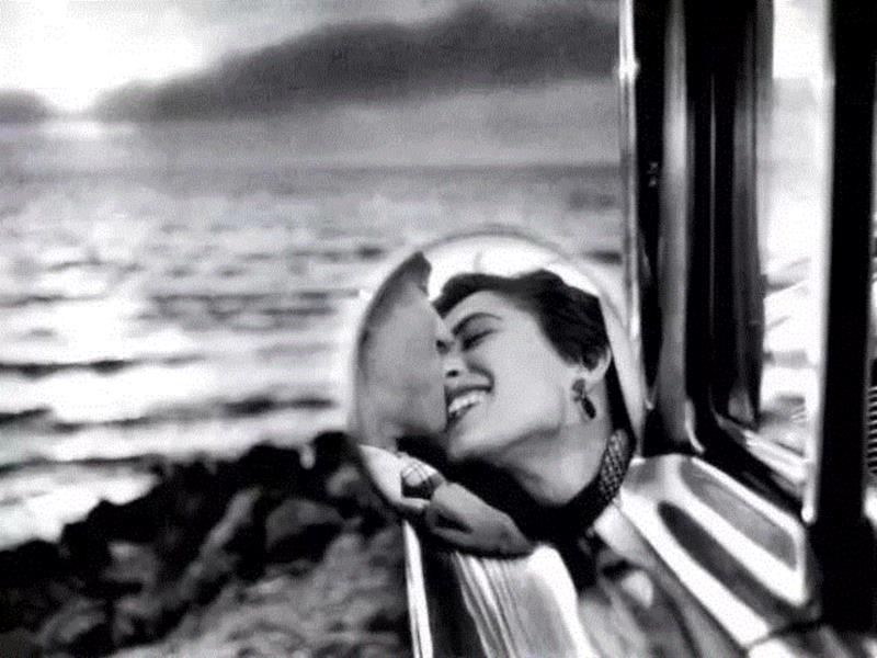Photo by Elliott Erwitt,100幅经典的女性黑白照，每一幅都美得令人心醉,女性,黑白照,Ins,光影,眼神,黑色,Penn,摄影师,Oszvald,轮廓