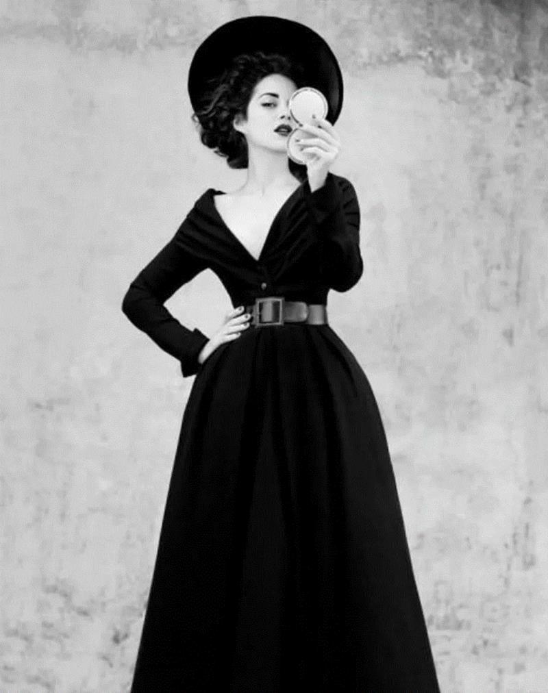 From Dior,100幅经典的女性黑白照，每一幅都美得令人心醉,女性,黑白照,Ins,光影,眼神,黑色,Penn,摄影师,Oszvald,轮廓