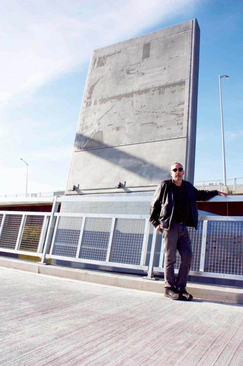 艺术家Bernie Miller 和他的作品《Light Through》,术语丨公共空间中的未竟之作,塔特林,概念艺术,艺术模型,公共艺术,Tom Holert