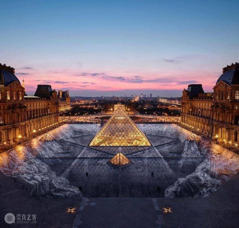 Images via @JRArt on Twitter,艺术家JR用2000张纸“改造”卢浮宫,玻璃金字塔,金字塔,卢浮宫,视错觉,JR