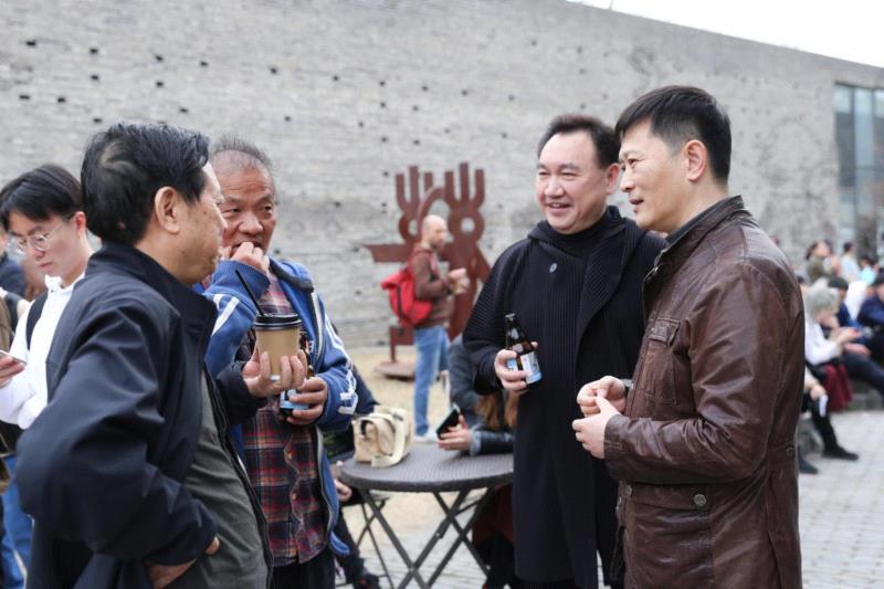 盛大开幕｜转译：2019年（第十一届）三影堂摄影奖作品展,盛大,三影堂摄影奖,刘珂,评委,摄影师,主任,中国摄影家协会,李舸,女士,彼得