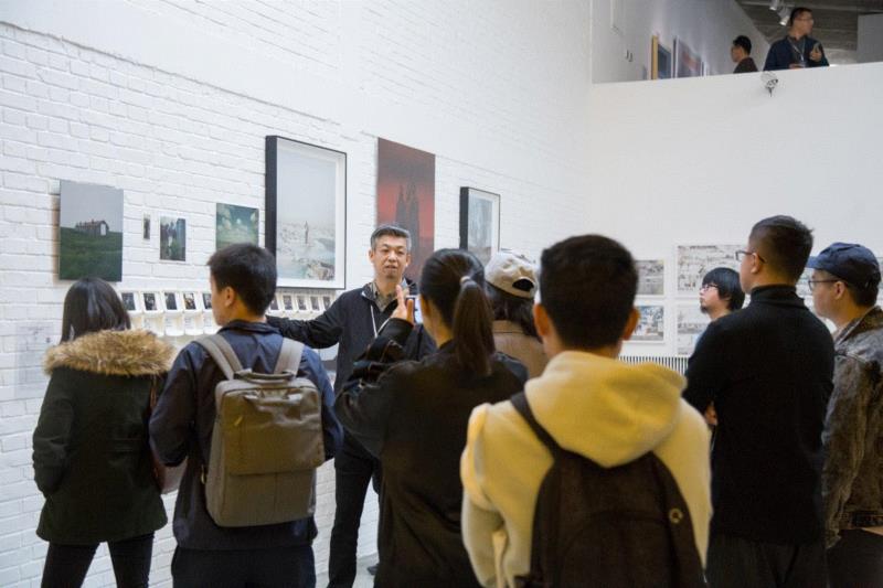 盛大开幕｜转译：2019年（第十一届）三影堂摄影奖作品展,盛大,三影堂摄影奖,刘珂,评委,摄影师,主任,中国摄影家协会,李舸,女士,彼得
