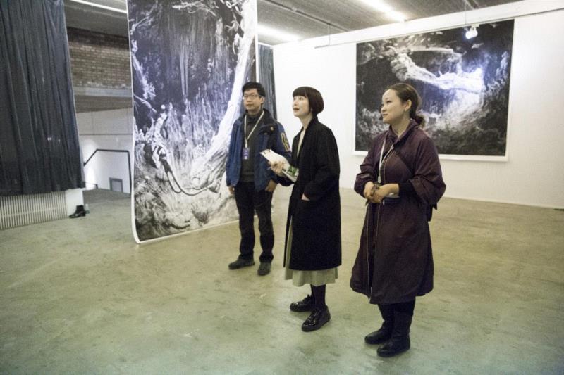 盛大开幕｜转译：2019年（第十一届）三影堂摄影奖作品展,盛大,三影堂摄影奖,刘珂,评委,摄影师,主任,中国摄影家协会,李舸,女士,彼得