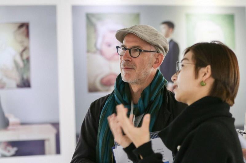 盛大开幕｜转译：2019年（第十一届）三影堂摄影奖作品展,盛大,三影堂摄影奖,刘珂,评委,摄影师,主任,中国摄影家协会,李舸,女士,彼得