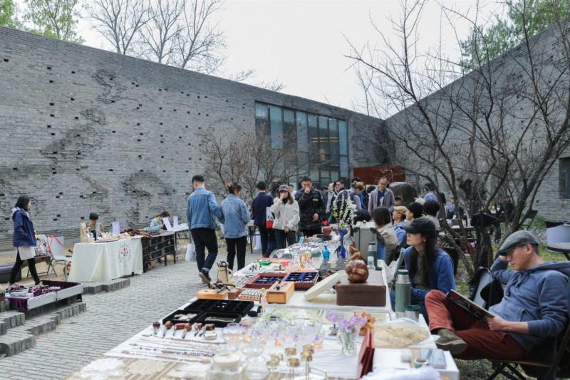 盛大开幕｜转译：2019年（第十一届）三影堂摄影奖作品展,盛大,三影堂摄影奖,刘珂,评委,摄影师,主任,中国摄影家协会,李舸,女士,彼得