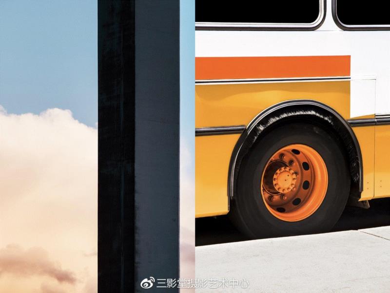平行世界NO.30，2018,入围艺术家介绍（下）｜转译：2019年（第十一届）三影堂摄影奖作品展,三影堂摄影奖,画册,牺牲者,摄影师,杭州,巨人,浙江摄影出版社,徐思捷,深圳,吴国勇