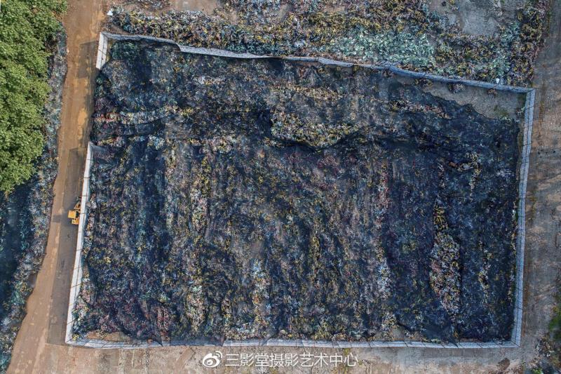 广州天河一号，2018,入围艺术家介绍（下）｜转译：2019年（第十一届）三影堂摄影奖作品展,三影堂摄影奖,画册,牺牲者,摄影师,杭州,巨人,浙江摄影出版社,徐思捷,深圳,吴国勇