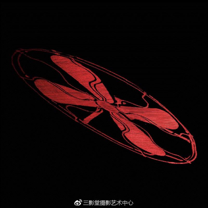 1mm/s, 车轮，2018,入围艺术家介绍（下）｜转译：2019年（第十一届）三影堂摄影奖作品展,三影堂摄影奖,画册,牺牲者,摄影师,杭州,巨人,浙江摄影出版社,徐思捷,深圳,吴国勇