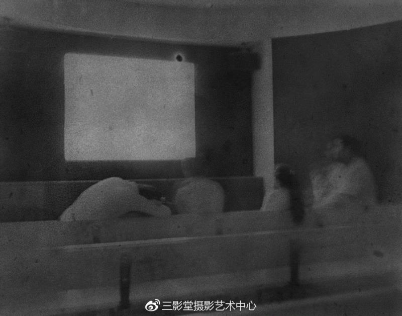 桥，2018,入围艺术家介绍（下）｜转译：2019年（第十一届）三影堂摄影奖作品展,三影堂摄影奖,画册,牺牲者,摄影师,杭州,巨人,浙江摄影出版社,徐思捷,深圳,吴国勇