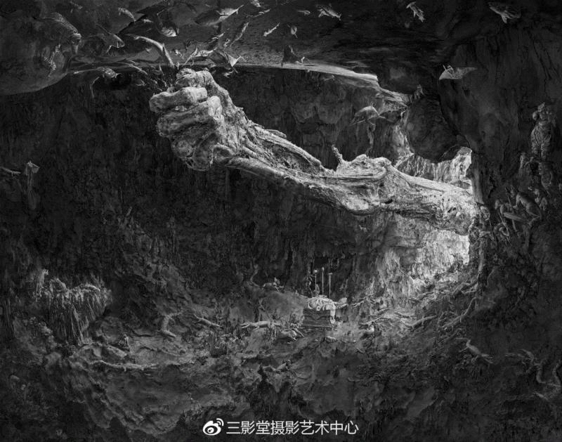 《巨人传》系列三，2017-2018,入围艺术家介绍（下）｜转译：2019年（第十一届）三影堂摄影奖作品展,三影堂摄影奖,画册,牺牲者,摄影师,杭州,巨人,浙江摄影出版社,徐思捷,深圳,吴国勇