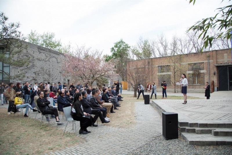 刘珂&晃晃斩获大奖｜2019第十届三影堂摄影奖开幕,三影堂摄影奖,大奖,刘珂,骆伯年,摄影师,张兰坡,奖金,汪滢滢,盛况,北京三影堂摄影艺术中心