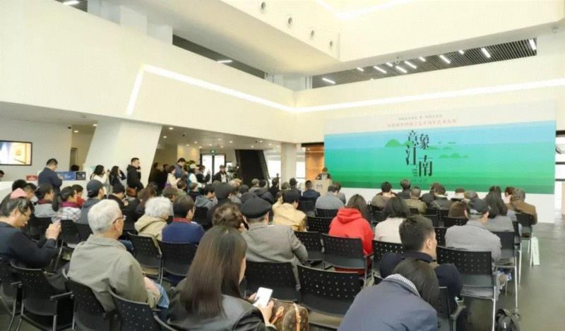 开幕式展览现场,【展讯】“意象江南：庆祝新中国成立七十周年艺术大展”在刘海粟美术馆开幕,展讯,刘海粟美术馆,江南,意象,油画,教授,苏州美术馆,开幕式,鸿美术馆,江苏